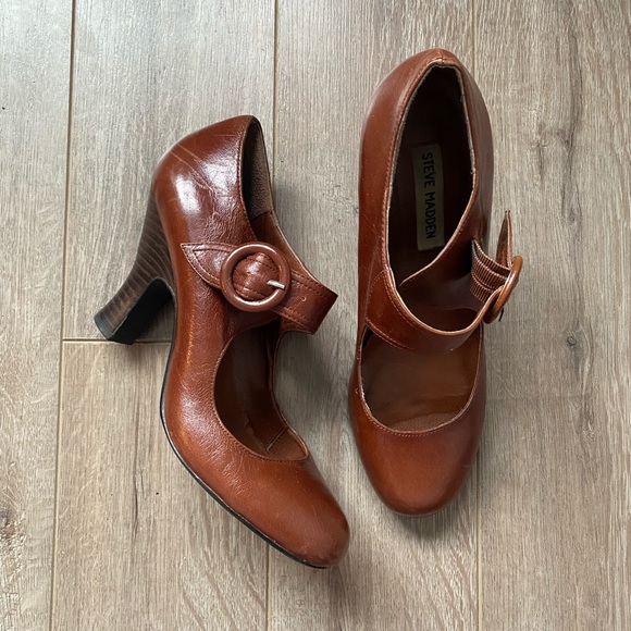 Adorable academia heels - Picture 3 of 10